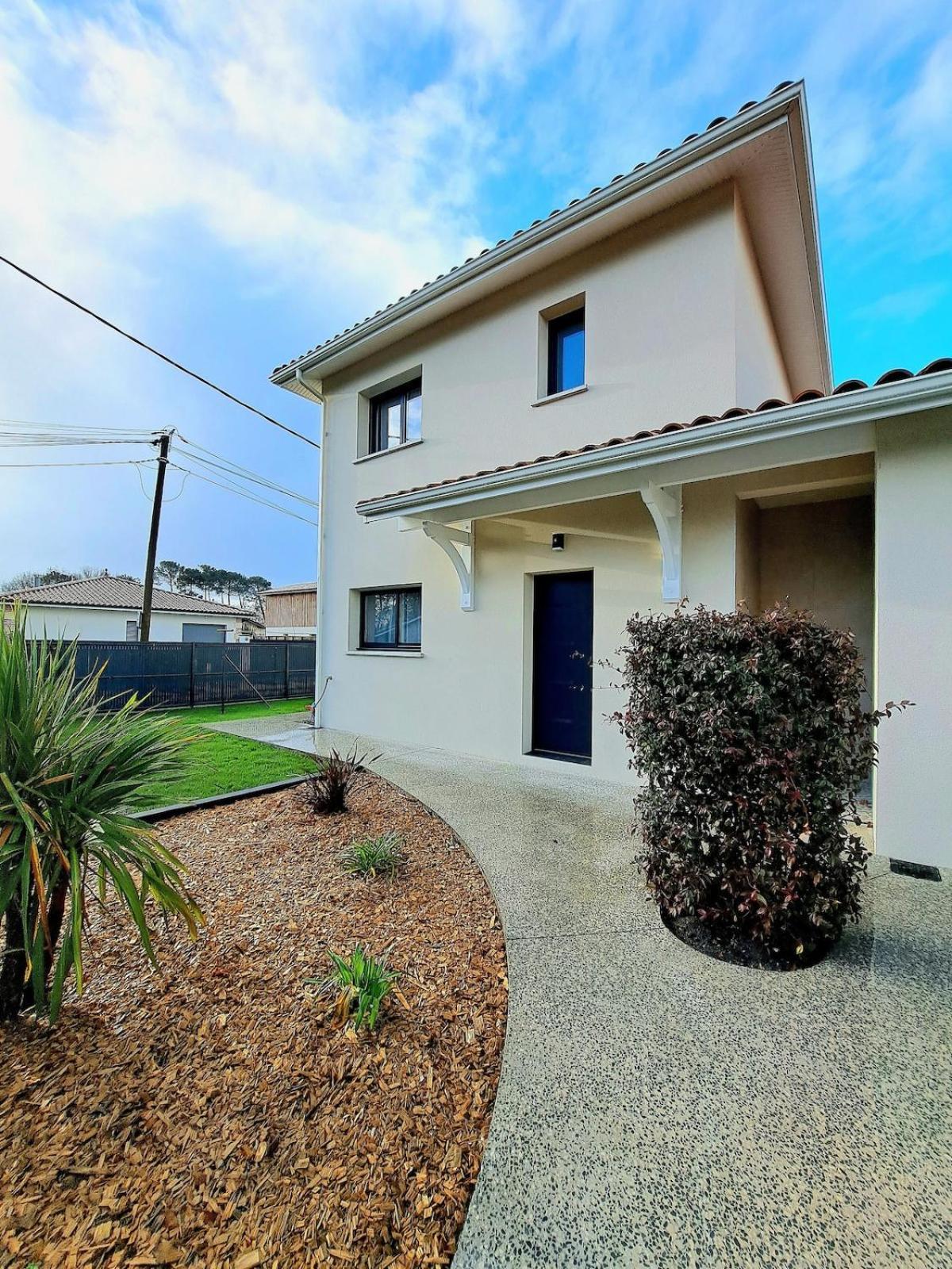 L'evasion, Neuve, 4 Chambres, 8pers, Piscine Chauffee Villa